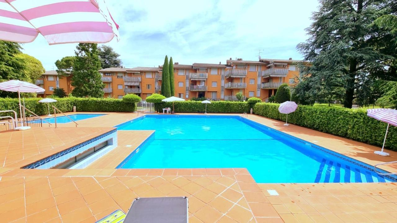 Appartamento Peschiera Peschiera del Garda Zimmer foto